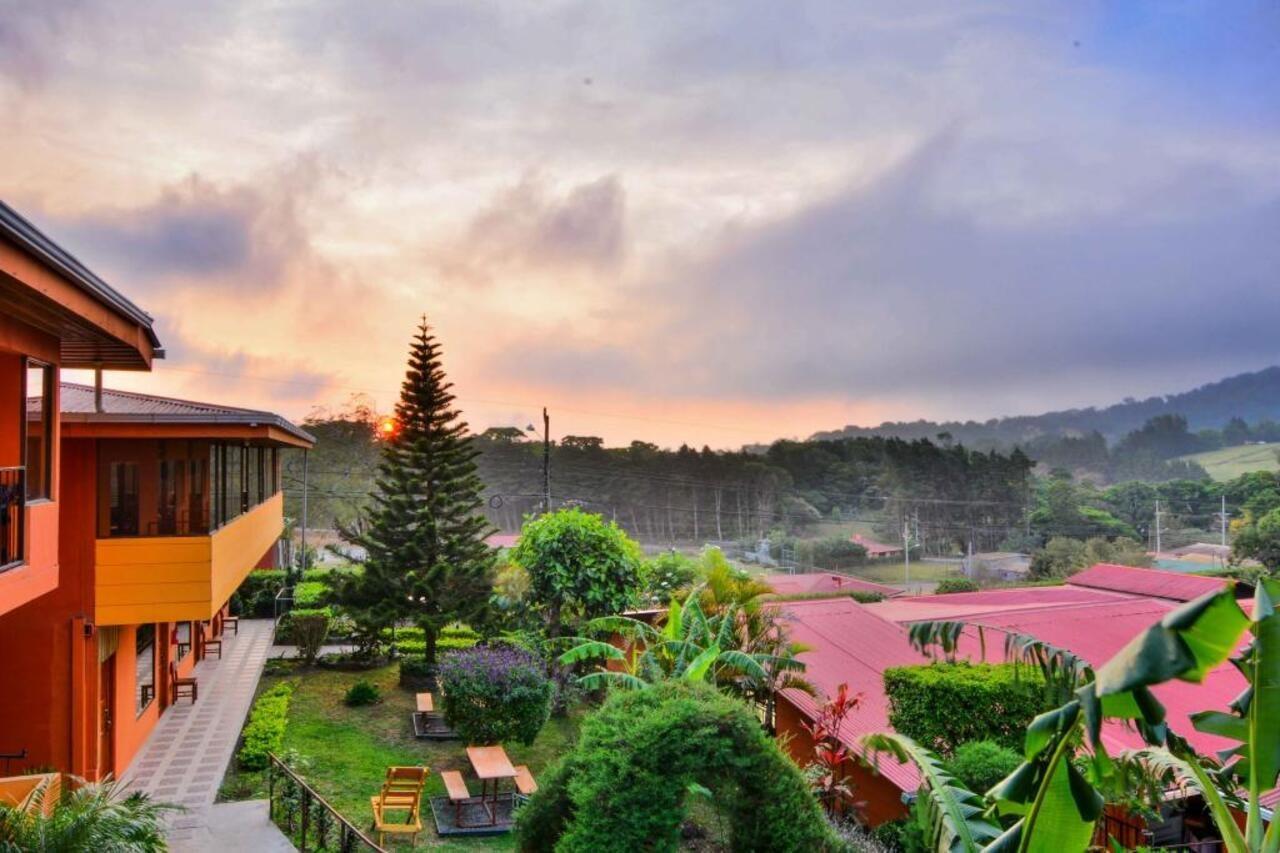Hotel Cipreses Monteverde Exterior photo