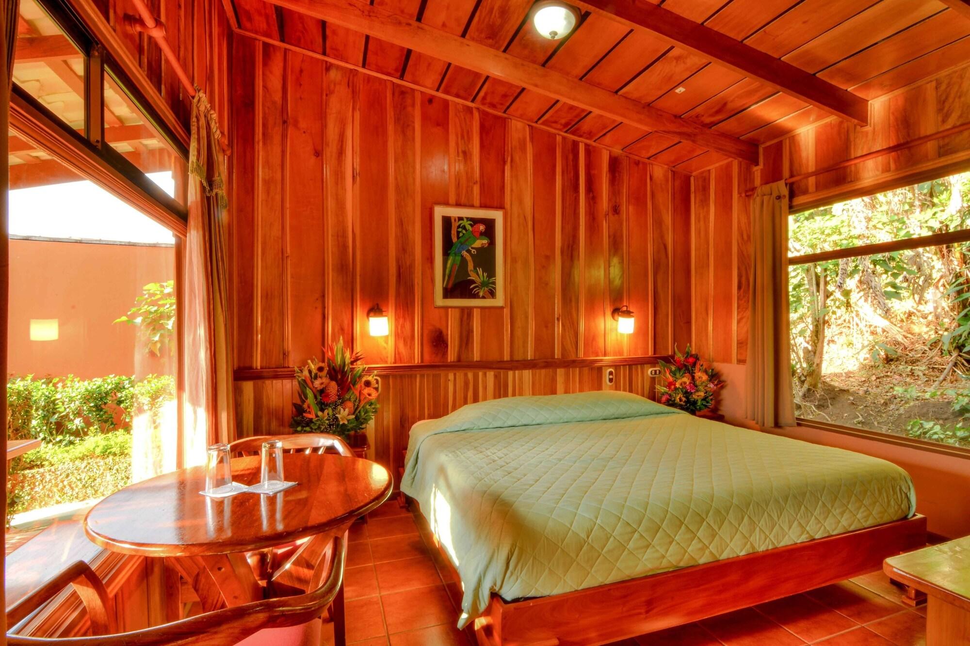Hotel Cipreses Monteverde Exterior photo