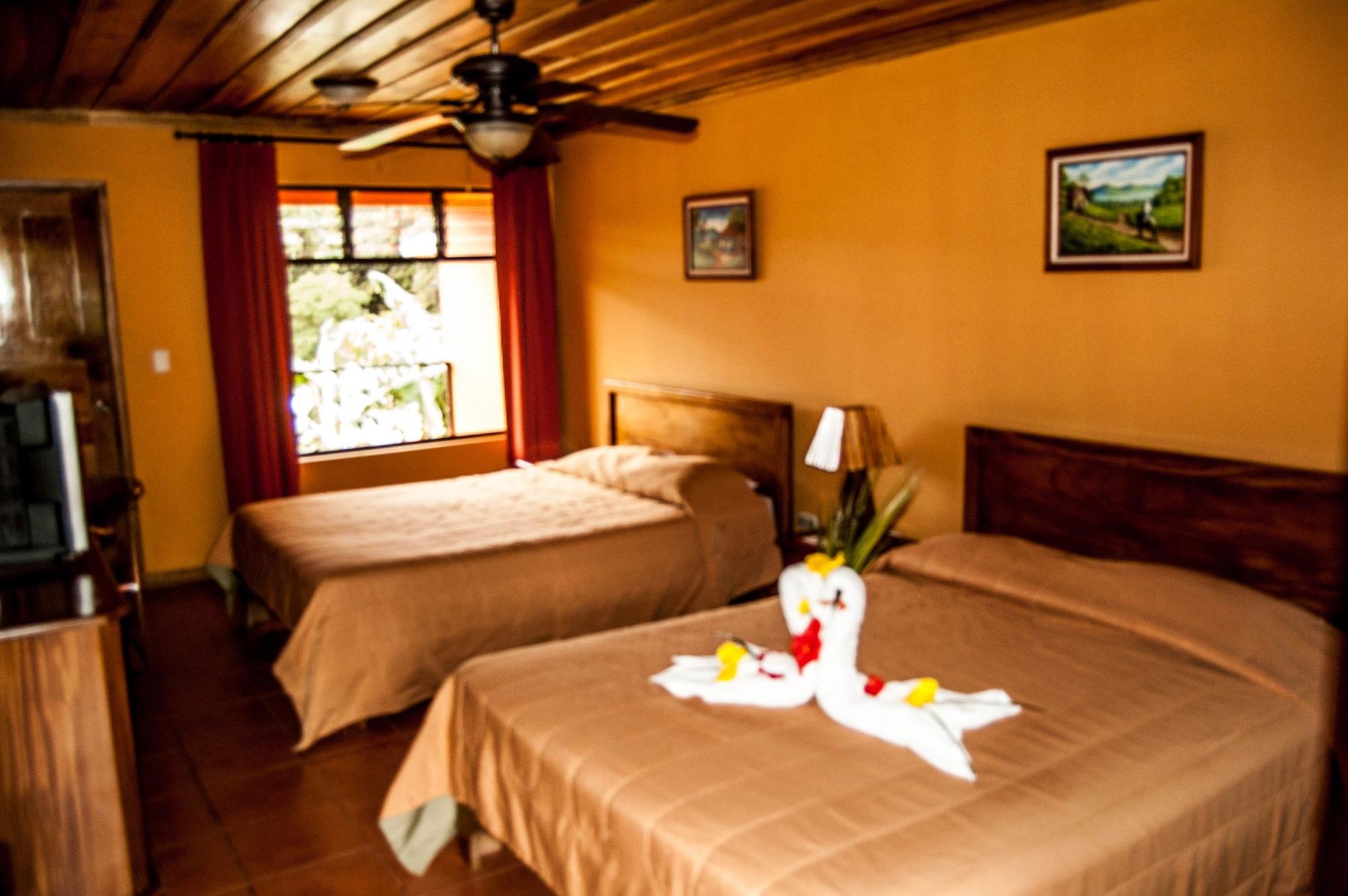 Hotel Cipreses Monteverde Exterior photo