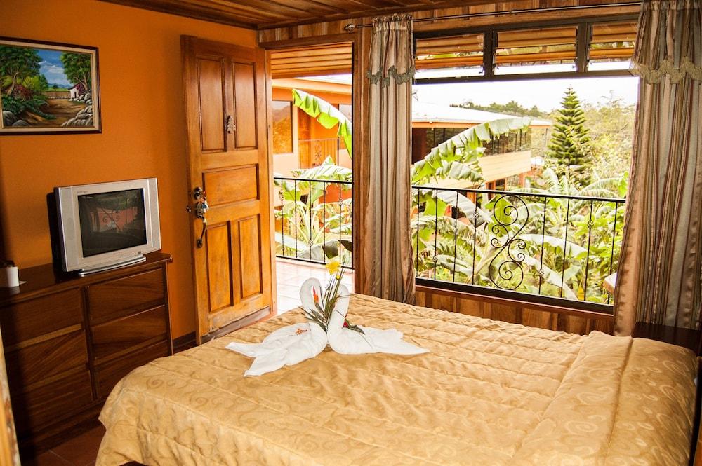 Hotel Cipreses Monteverde Exterior photo