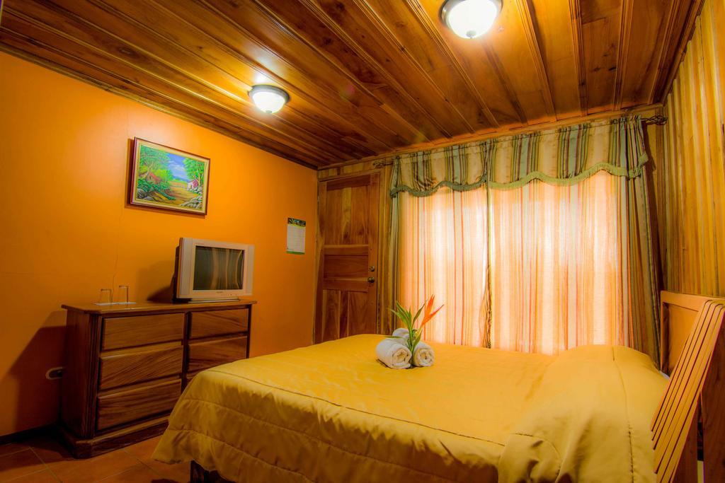 Hotel Cipreses Monteverde Exterior photo